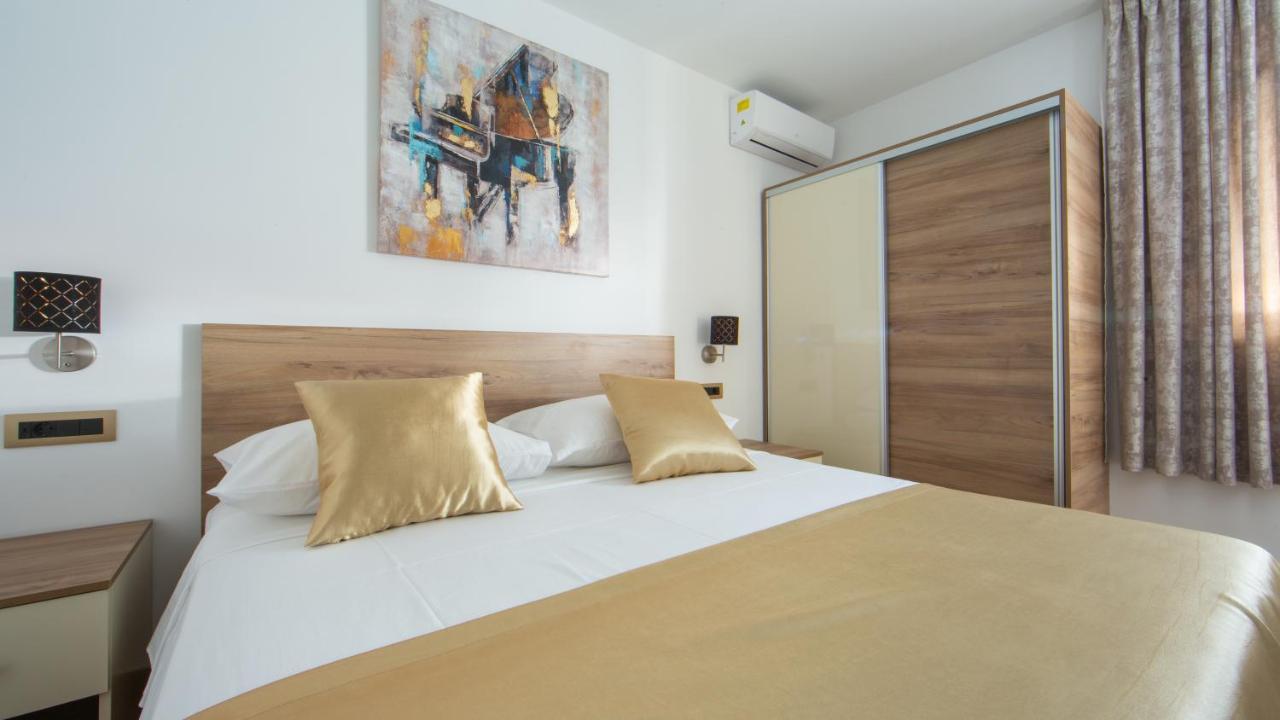 Rooms & Apartments Toni Stobrec Exterior photo